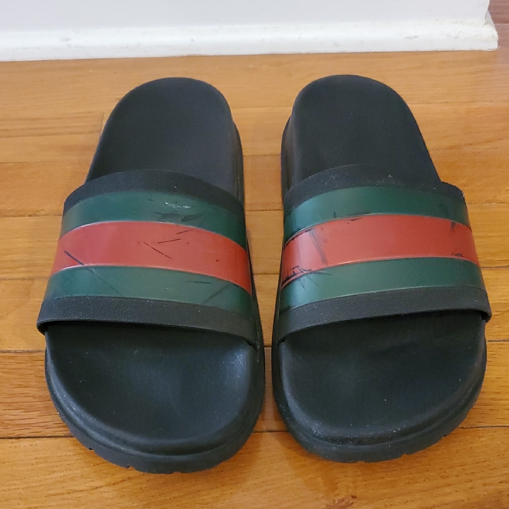 Men Gucci Black Slide Sandals with Red and Green Stripes